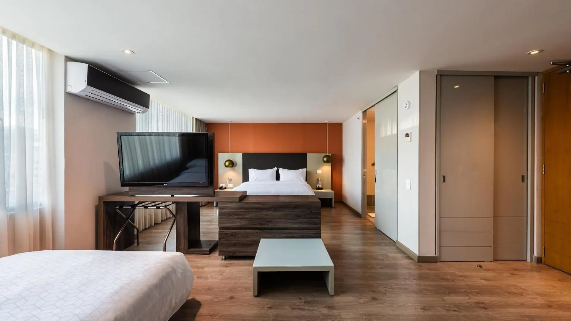 Hotel Holiday Inn Express & Suites Medellin By Ihg