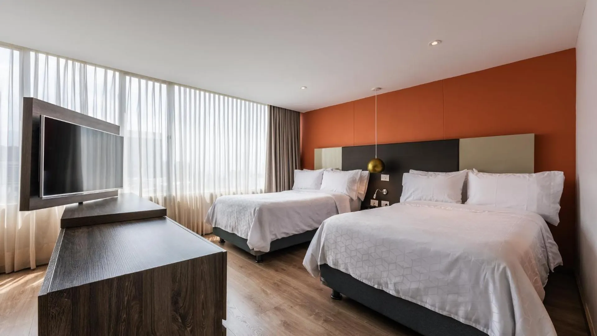 Hotel Holiday Inn Express & Suites Medellin By Ihg 4*,  Colombia
