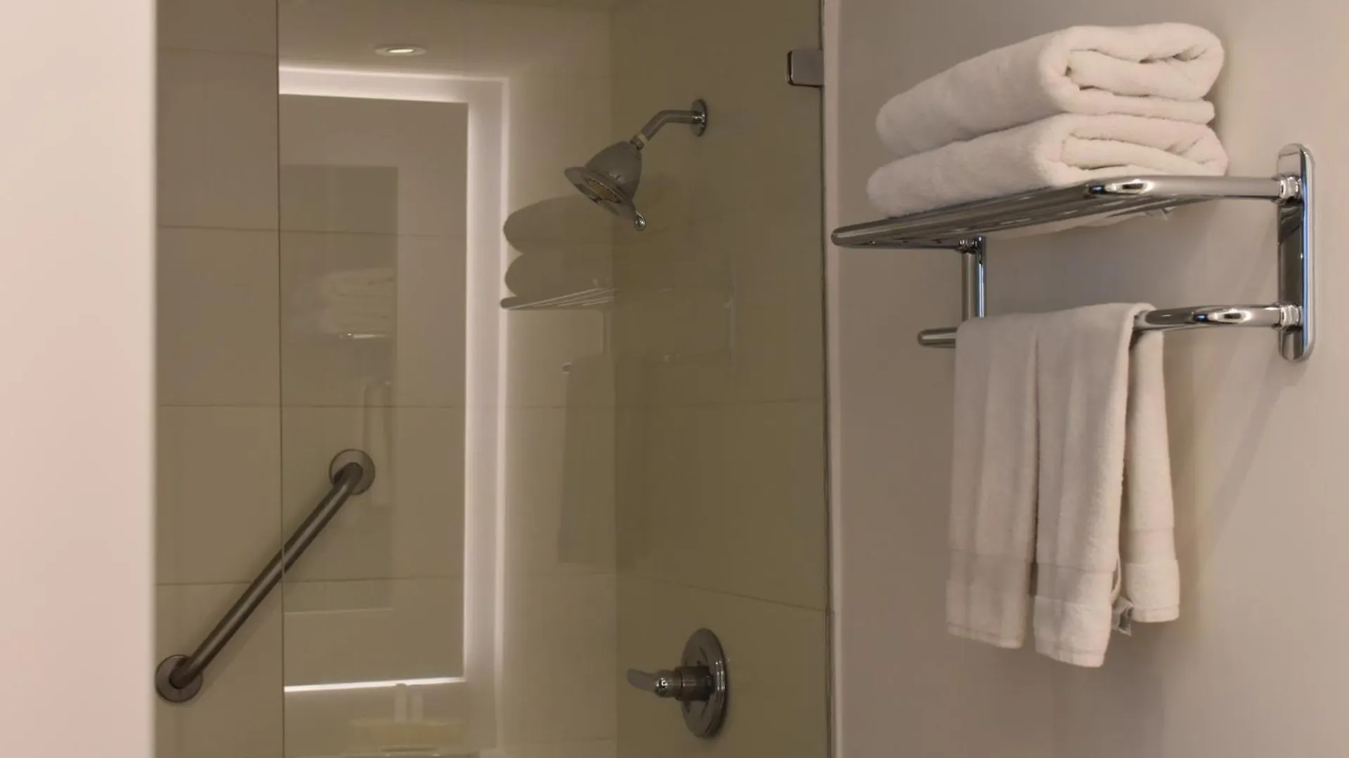 Hotel Holiday Inn Express & Suites Medellin By Ihg