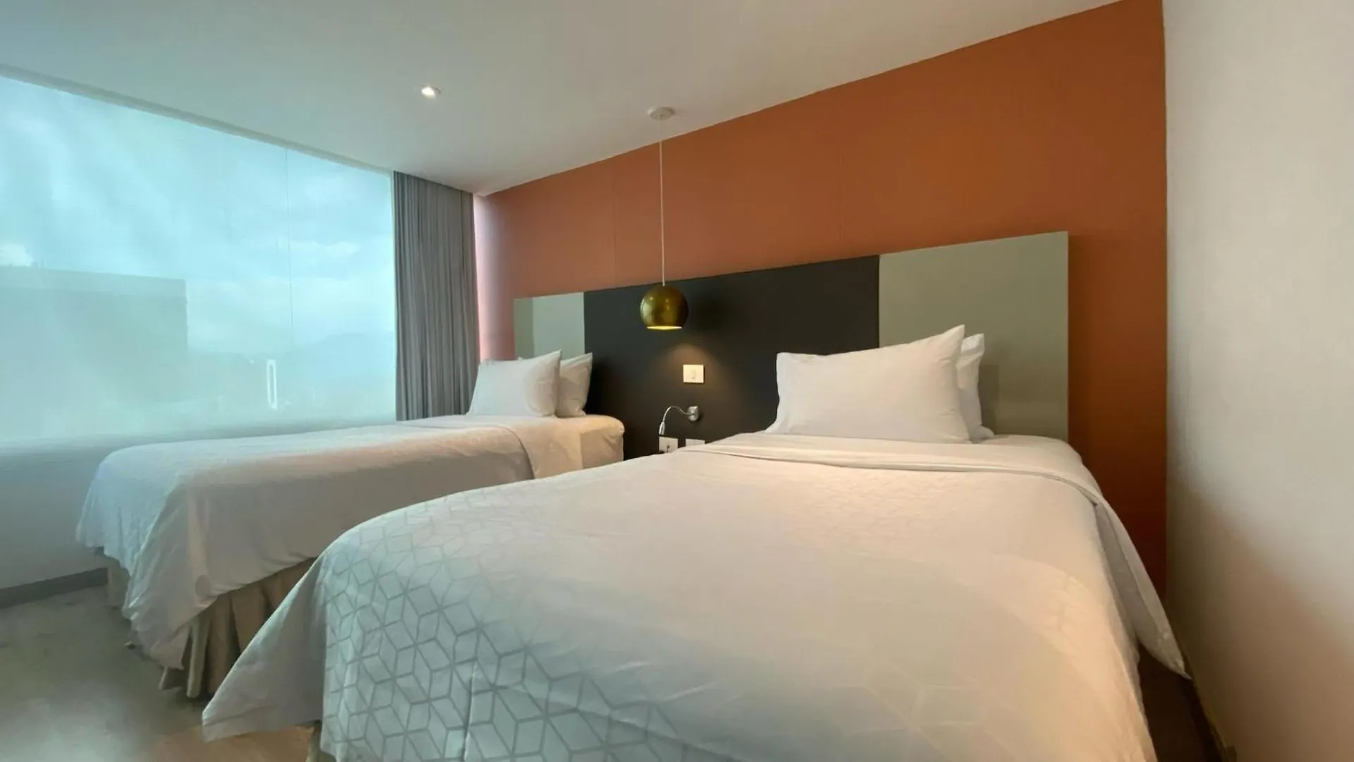 Hotel Holiday Inn Express & Suites Medellin By Ihg