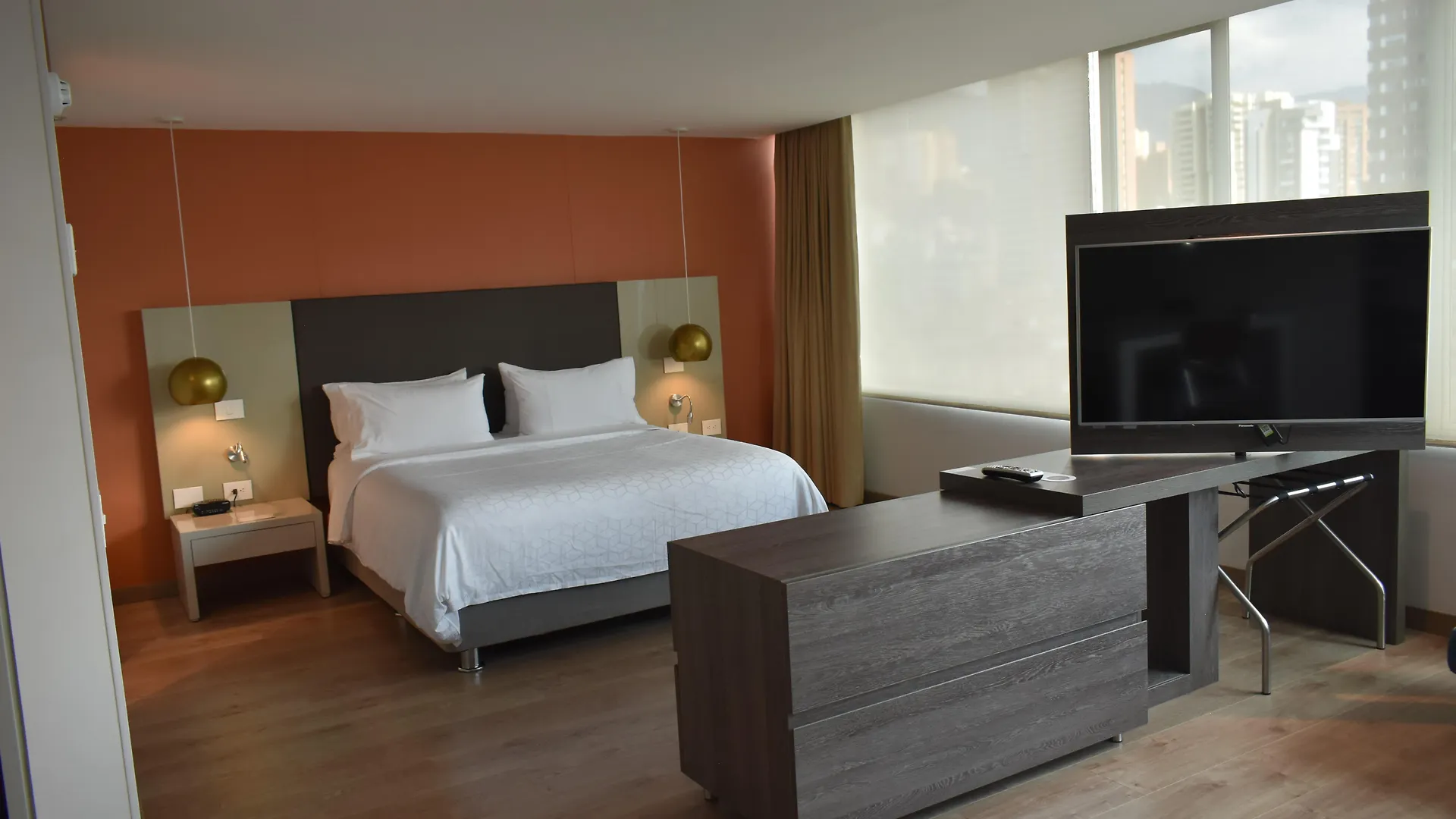 Hotel Holiday Inn Express & Suites Medellin By Ihg 4*,  Colombia