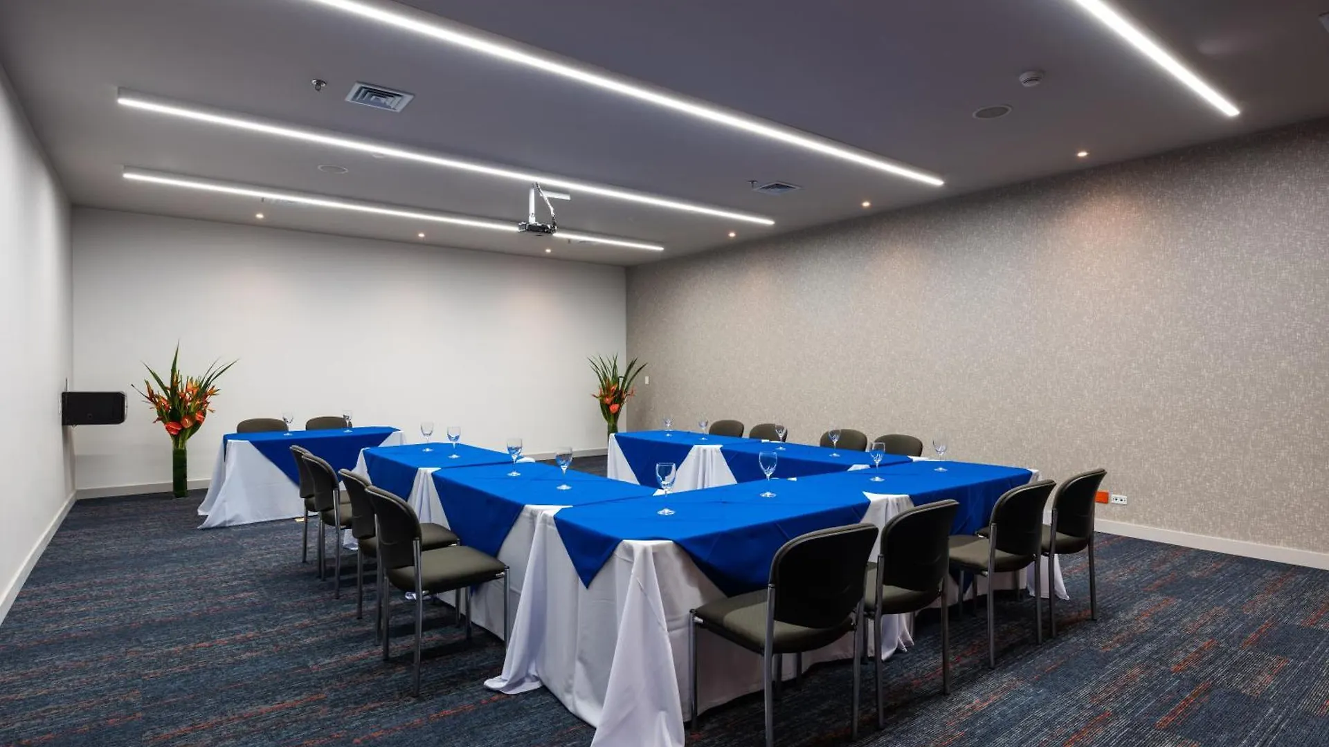 Hotel Holiday Inn Express & Suites Medellin By Ihg