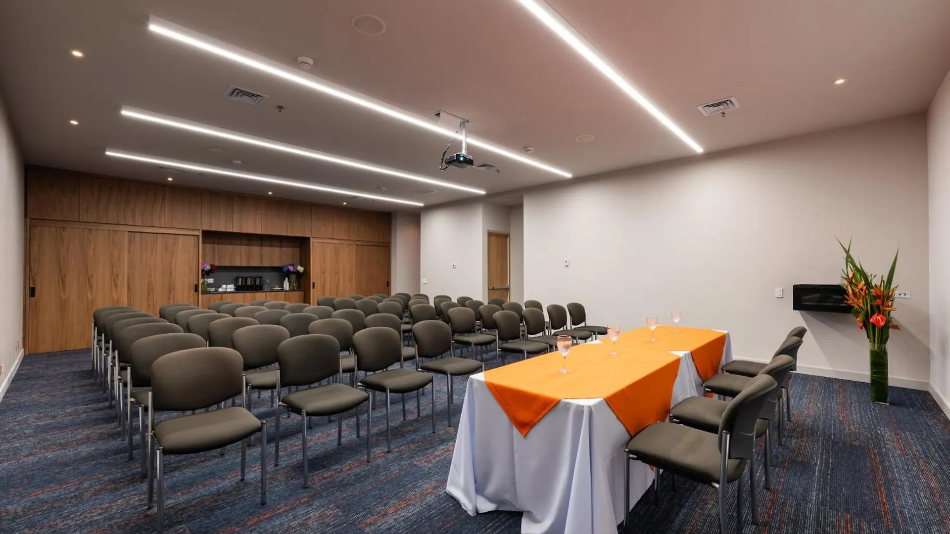 Hotel Holiday Inn Express & Suites Medellin By Ihg