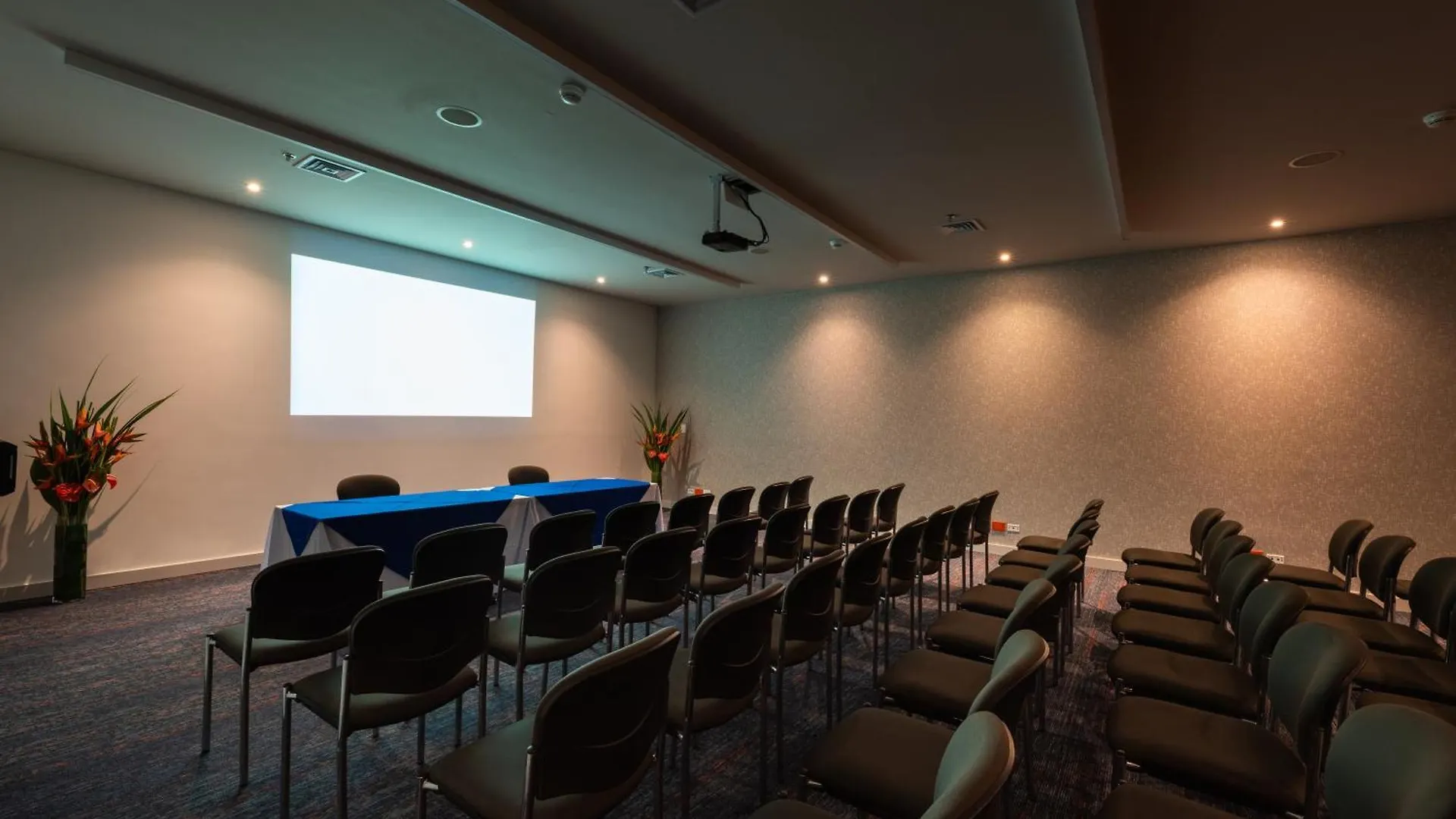 Hotel Holiday Inn Express & Suites Medellin By Ihg