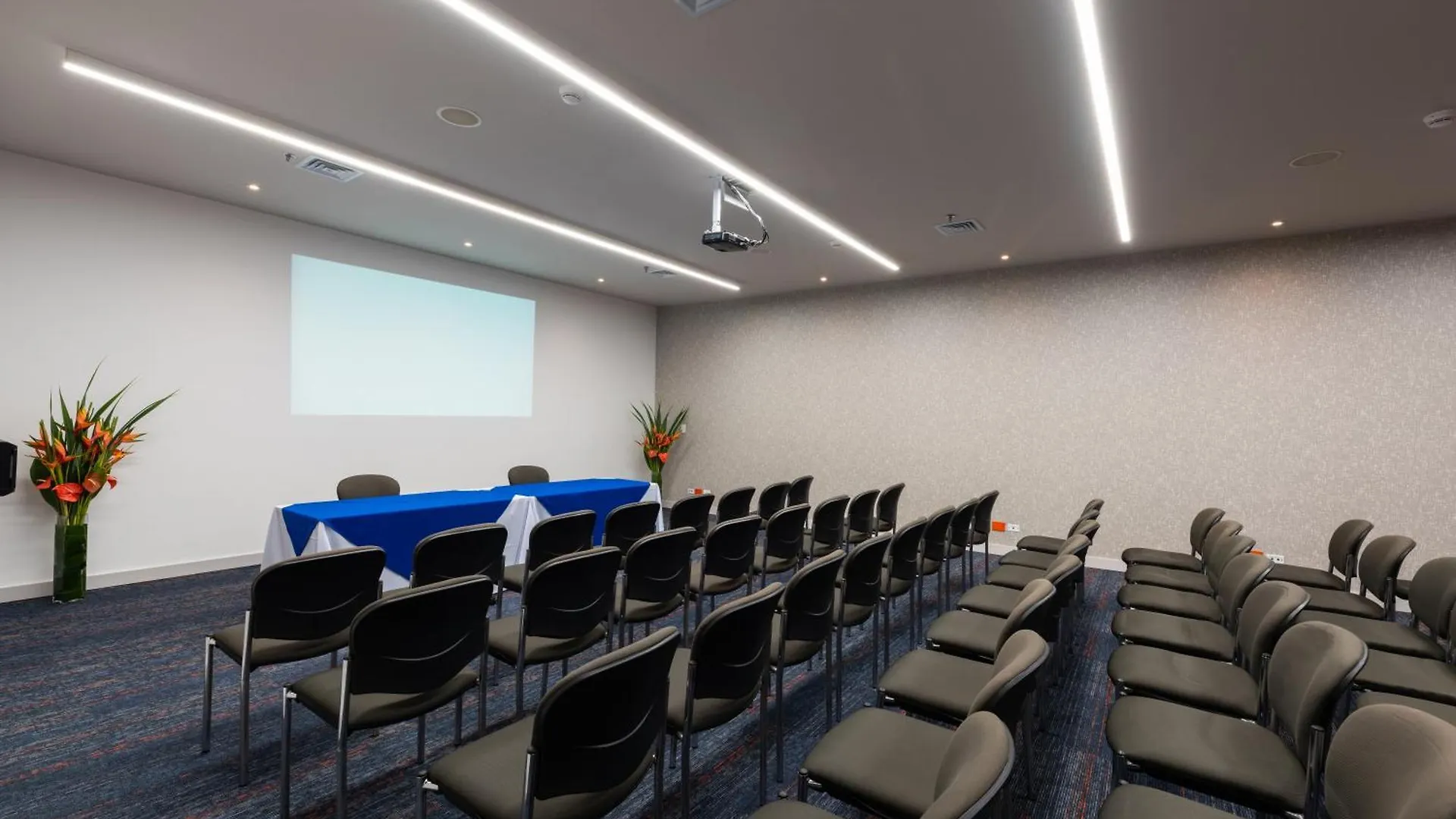 Hotel Holiday Inn Express & Suites Medellin By Ihg
