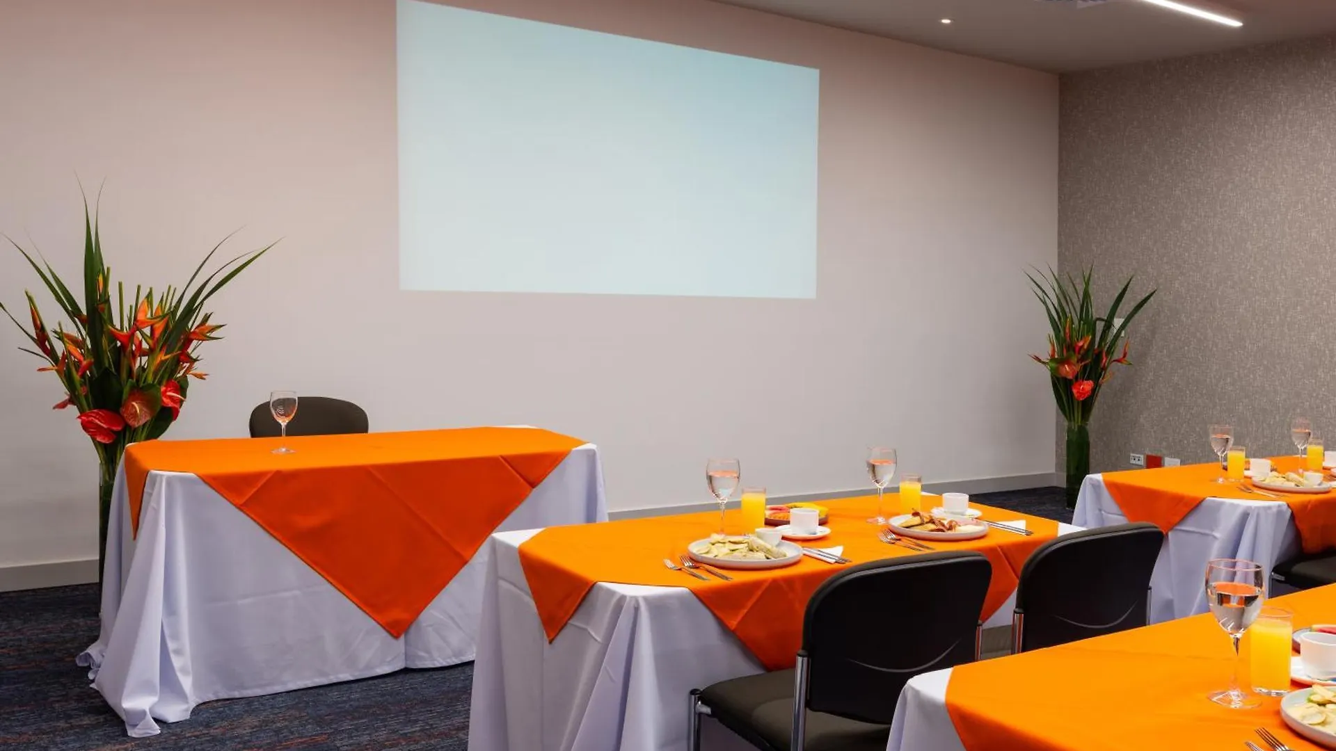 ****  Hotel Holiday Inn Express & Suites Medellin By Ihg Colombia