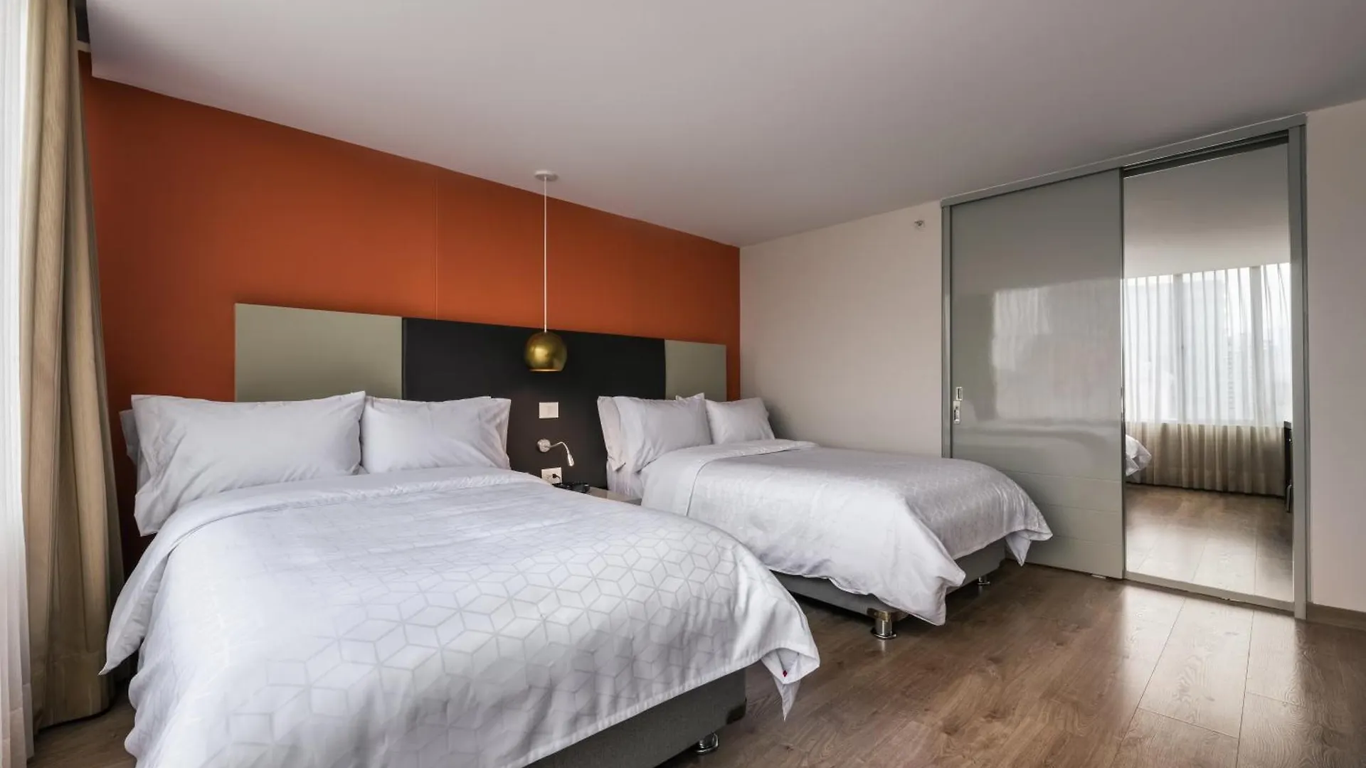 Hotel Holiday Inn Express & Suites Medellin By Ihg