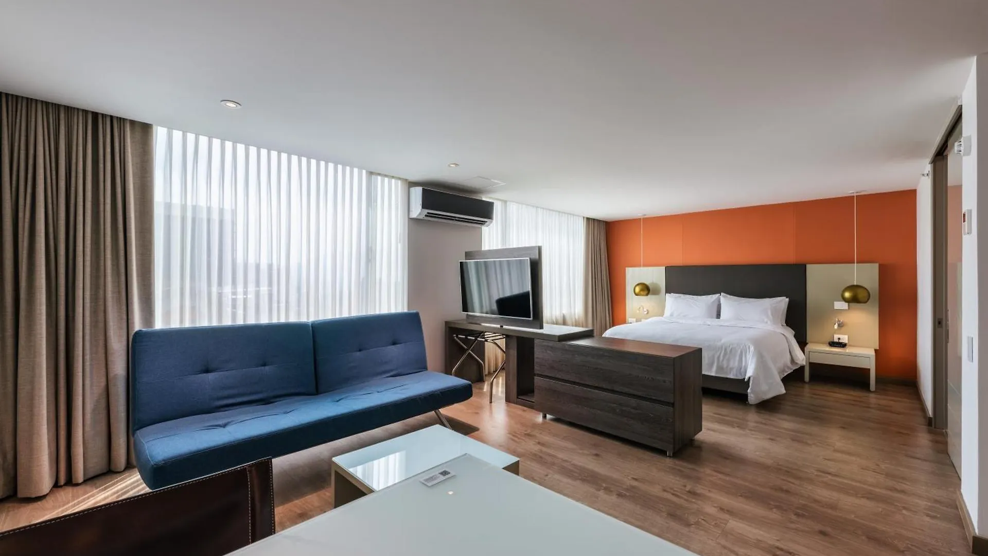Hotel Holiday Inn Express & Suites Medellin By Ihg