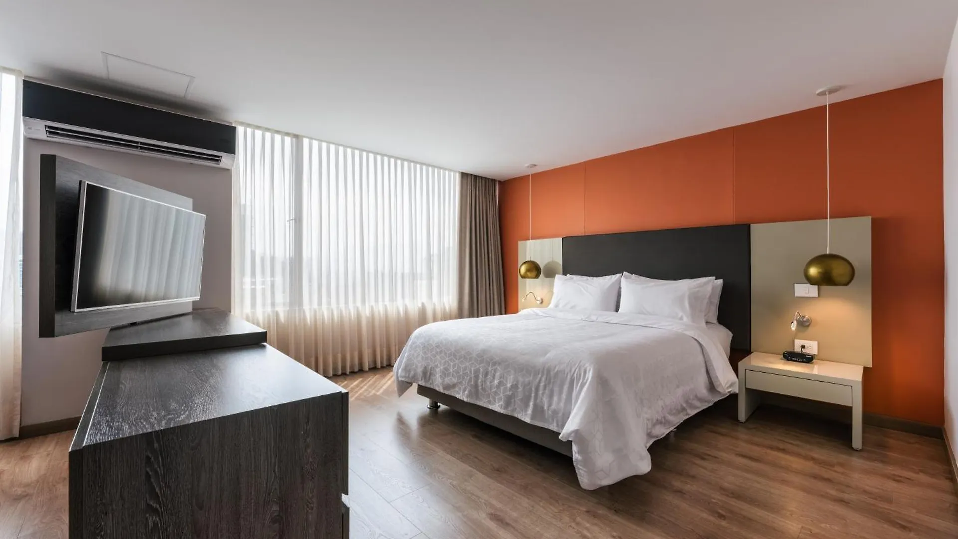 Hotel Holiday Inn Express & Suites Medellin By Ihg