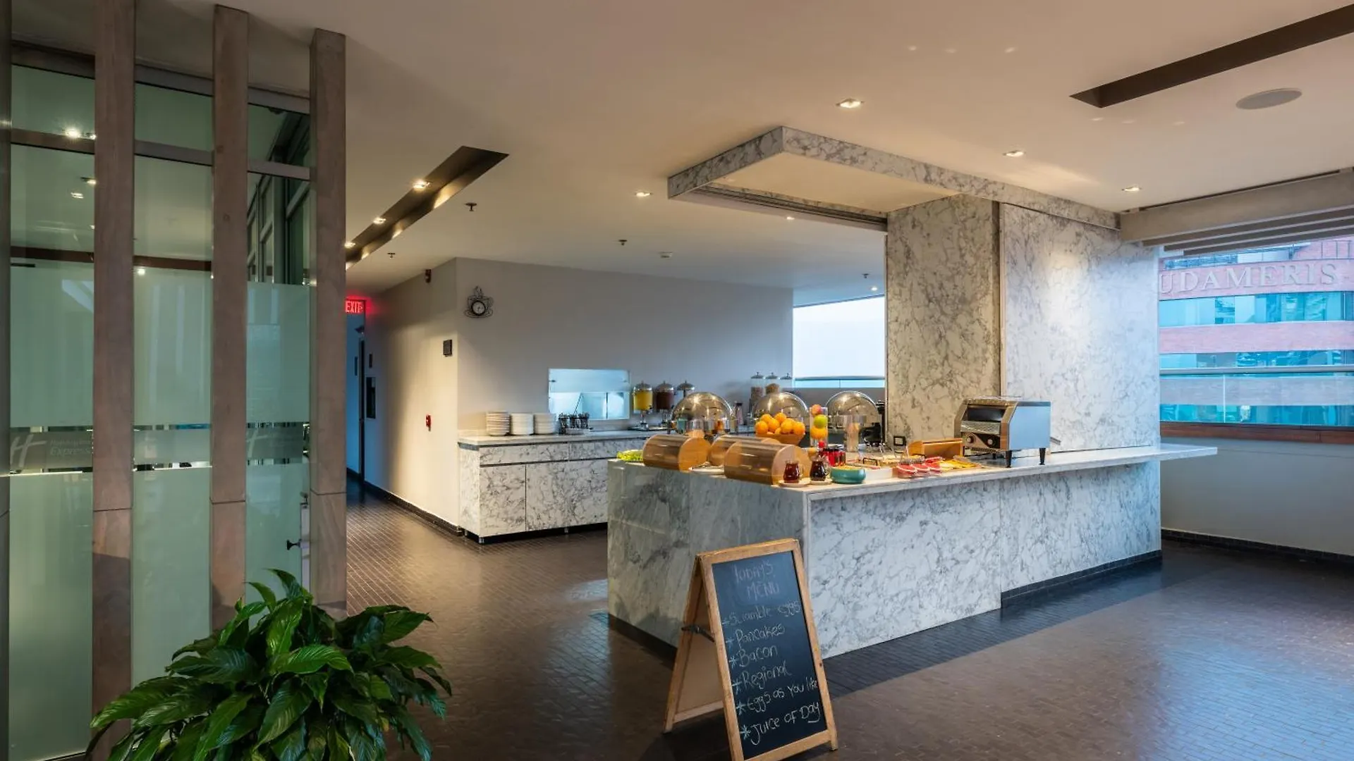 Hotel Holiday Inn Express & Suites Medellin By Ihg Colombia