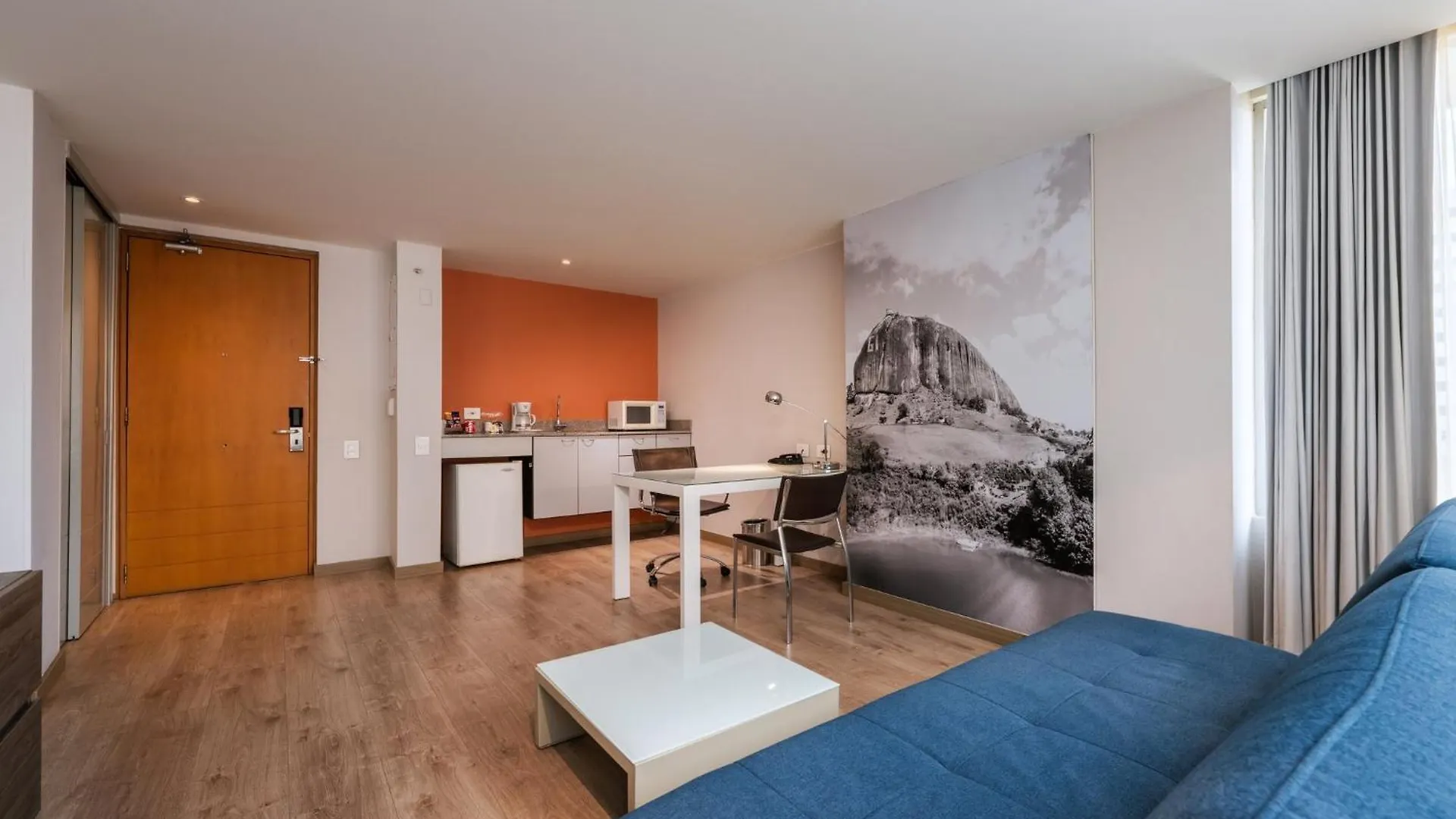 Hotel Holiday Inn Express & Suites Medellin By Ihg