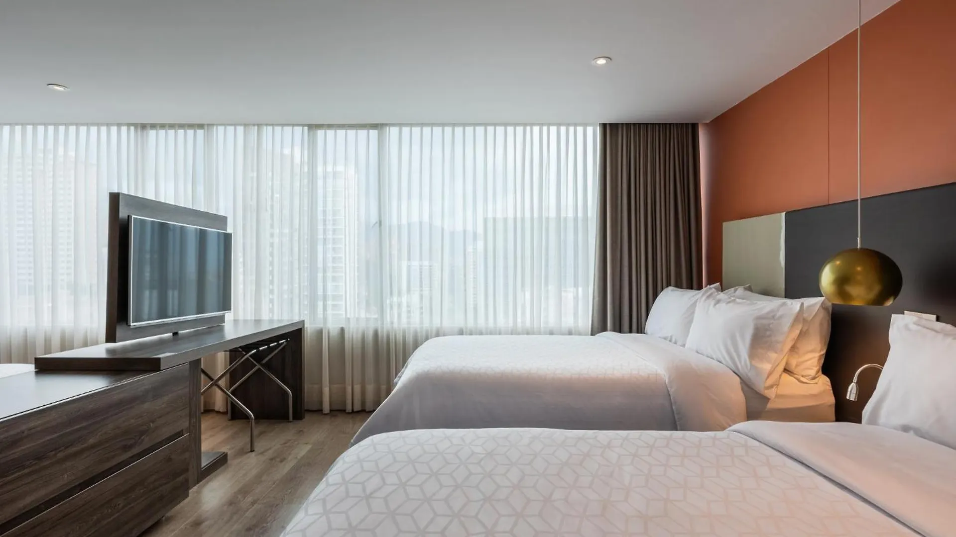 Hotel Holiday Inn Express & Suites Medellin By Ihg 4*,
