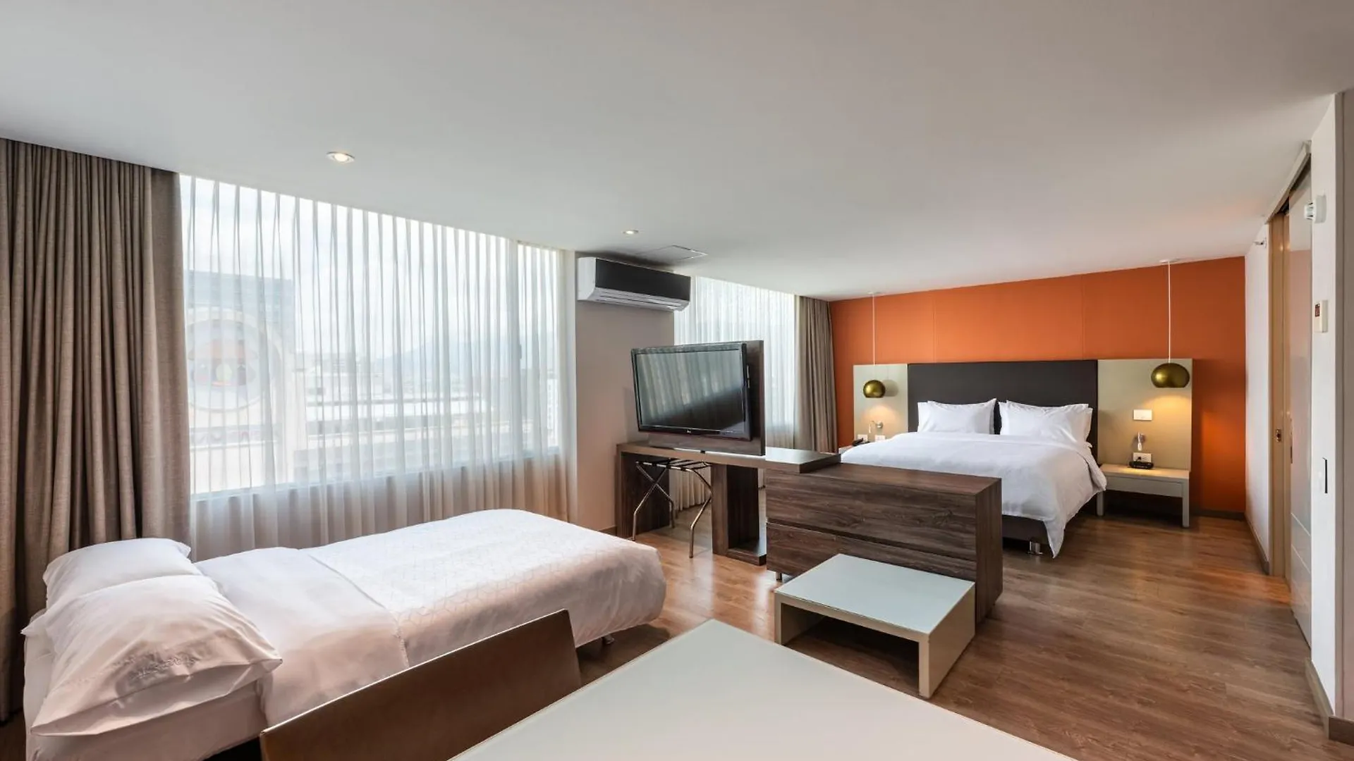 ****  Hotel Holiday Inn Express & Suites Medellin By Ihg Colombia