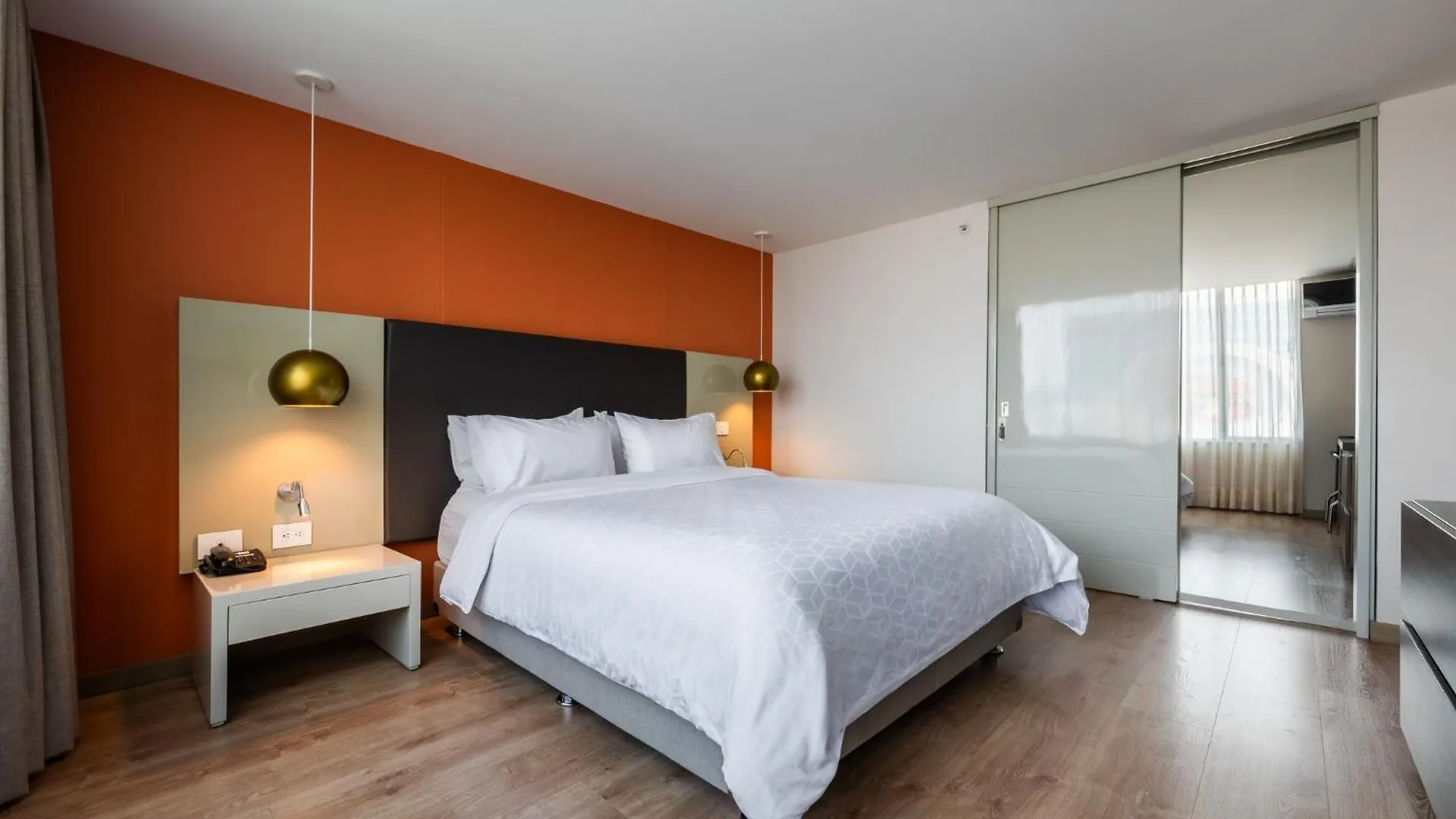 Hotel Holiday Inn Express & Suites Medellin By Ihg
