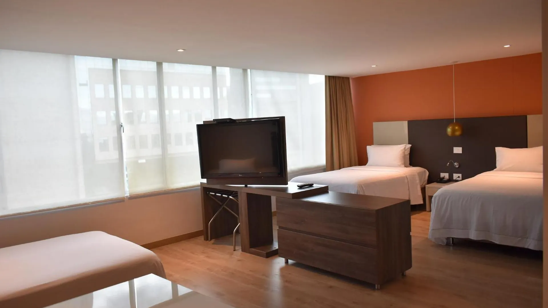 Hotel Holiday Inn Express & Suites Medellin By Ihg