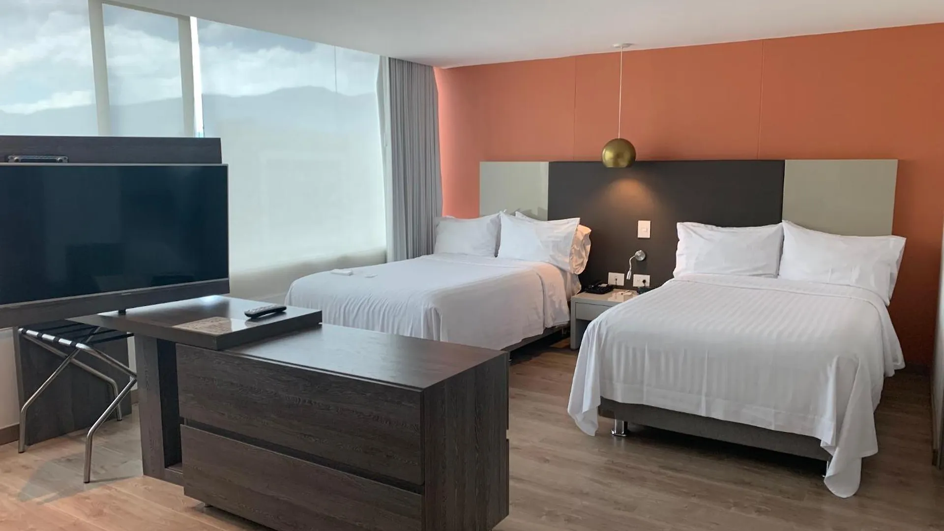 Hotel Holiday Inn Express & Suites Medellin By Ihg