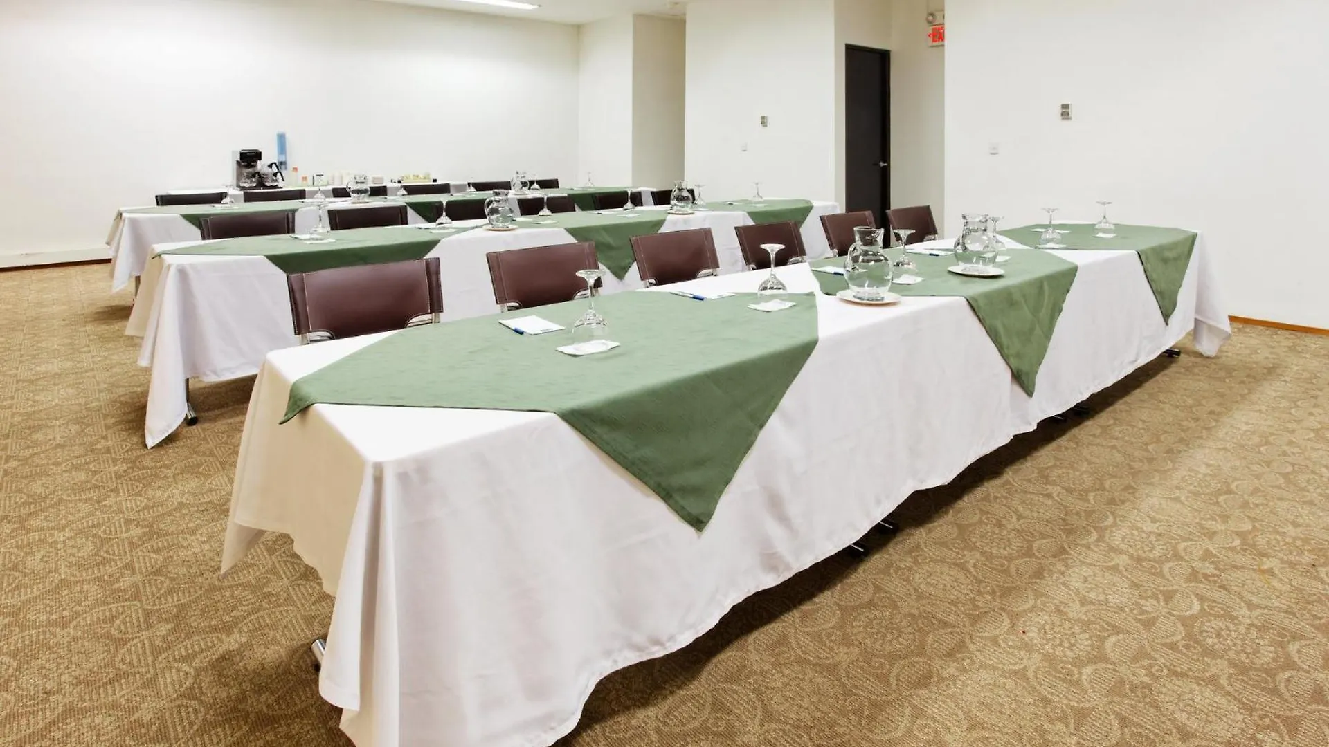 Hotel Holiday Inn Express & Suites Medellin By Ihg 4*,