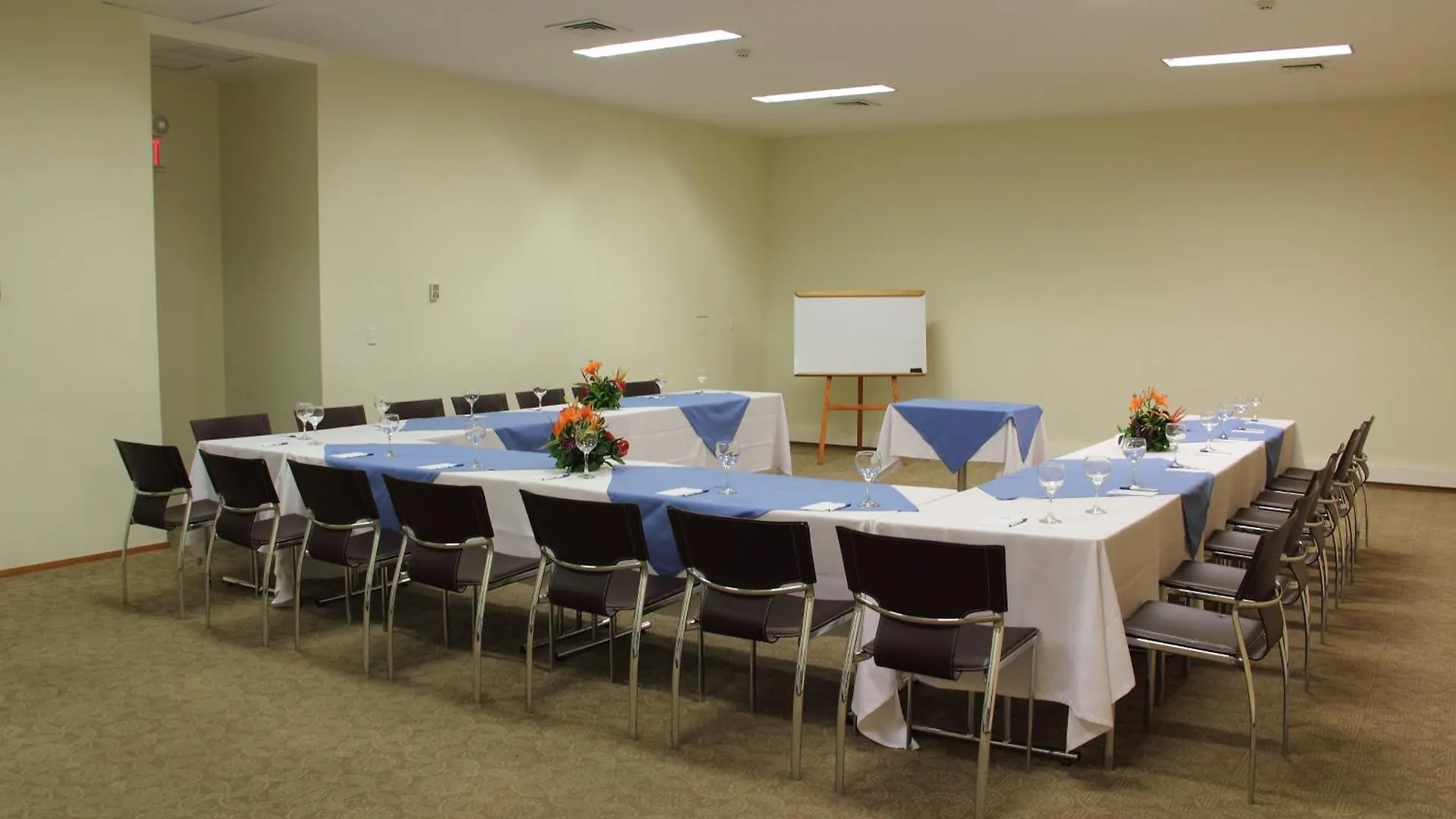 Hotel Holiday Inn Express & Suites Medellin By Ihg