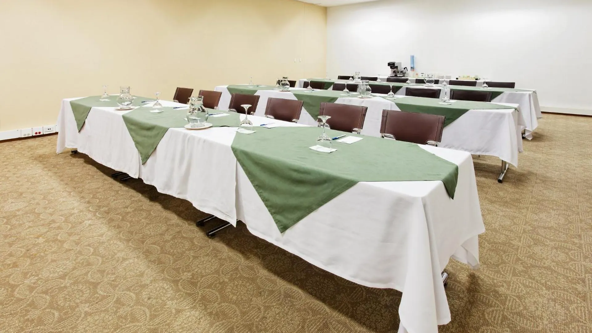 Hotel Holiday Inn Express & Suites Medellin By Ihg