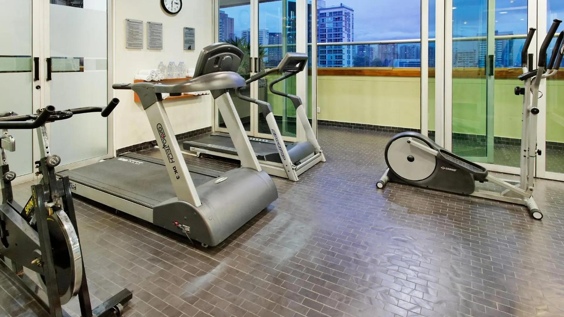 Hotel Holiday Inn Express & Suites Medellin By Ihg 4*,  Colombia