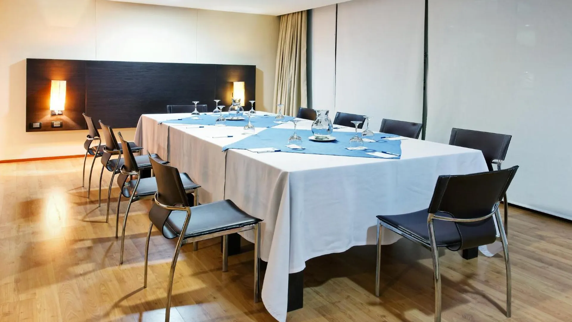 ****  Hotel Holiday Inn Express & Suites Medellin By Ihg Colombia
